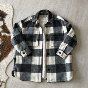 New Abercrombie plaid oversized quilted coat. Oversized size small